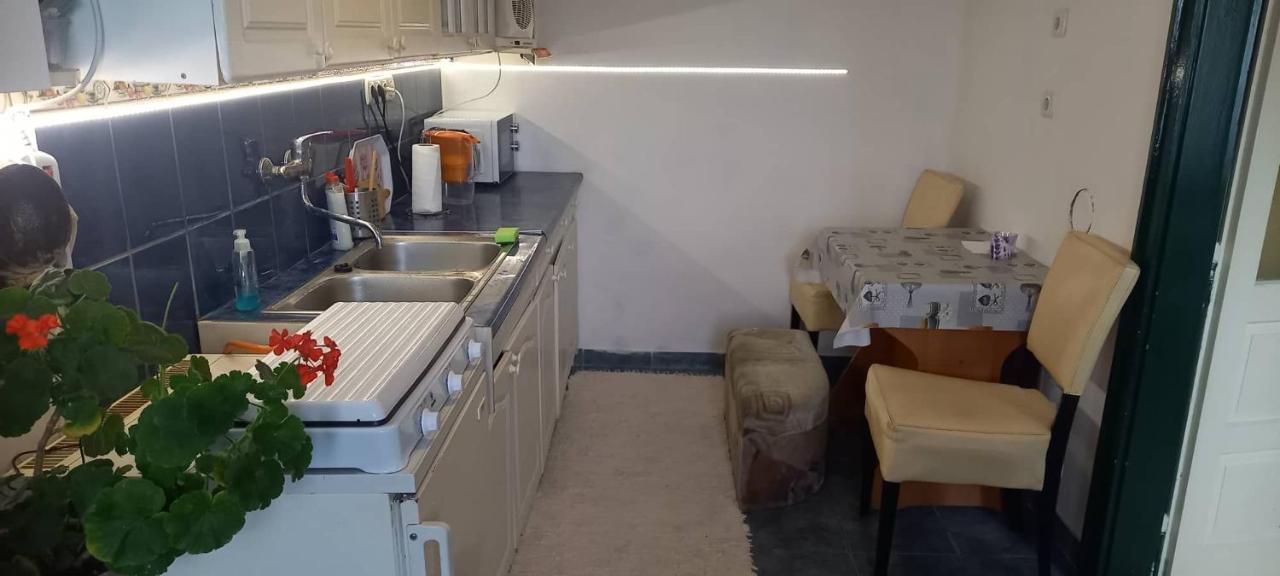 Ferienwohnung Gyoengyoesi Kertes Haz Exterior foto